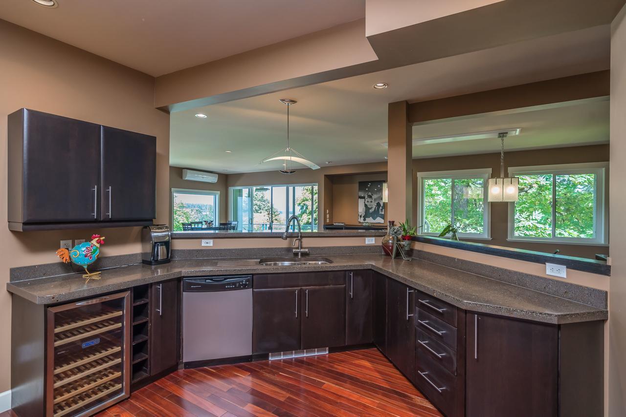 Luxury Penthouse Downtown Nanaimo Lejlighed Eksteriør billede